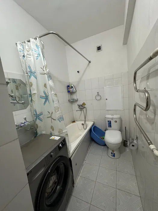 2/5/7. Сергели 6а. Дом кирпичный, квартира 48 м². До метро - 800 м.