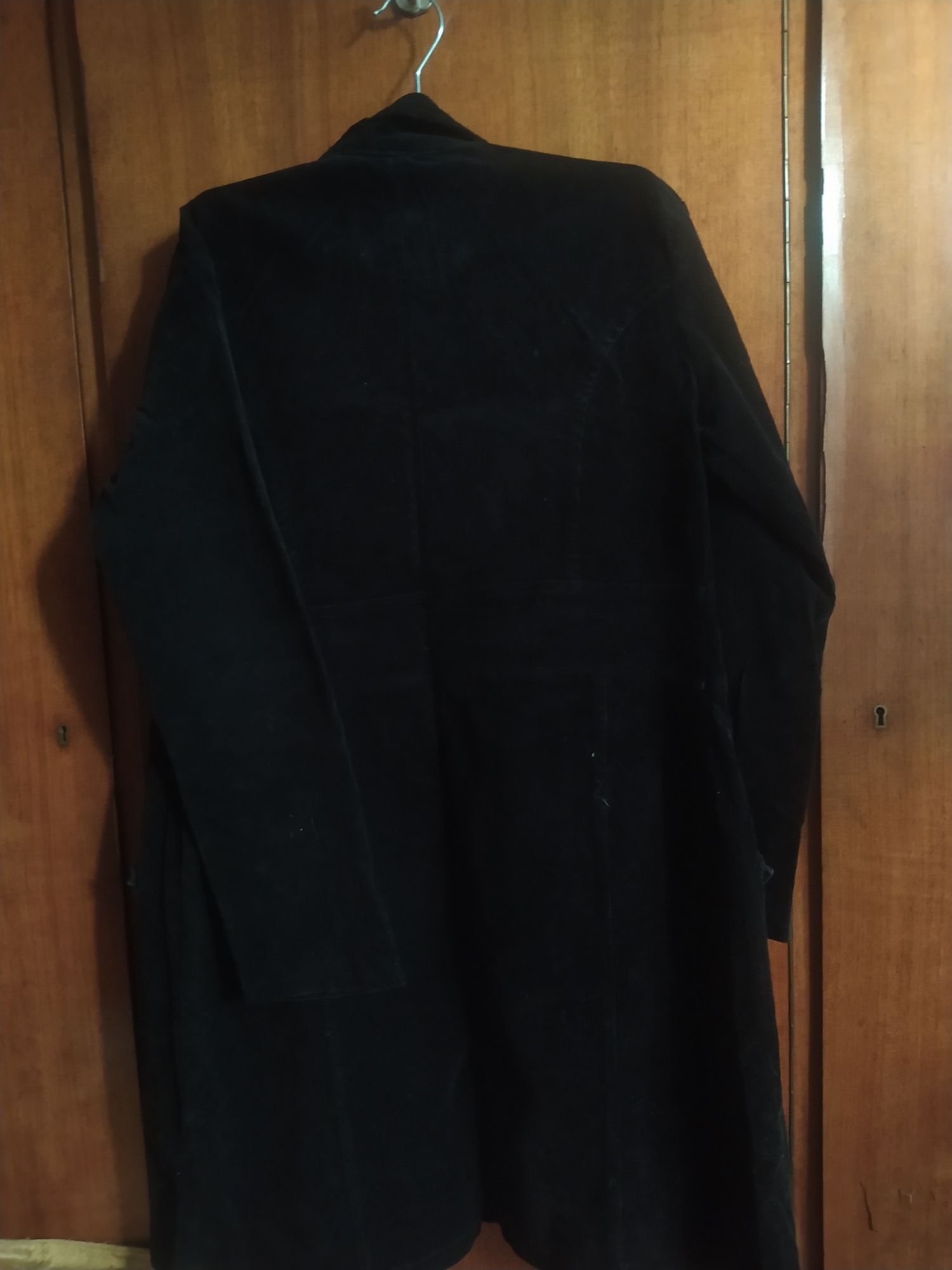 Черен дълъг шлифер