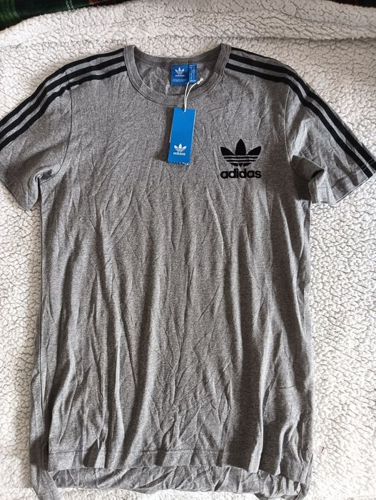 Vând tricou Adidas originals M
