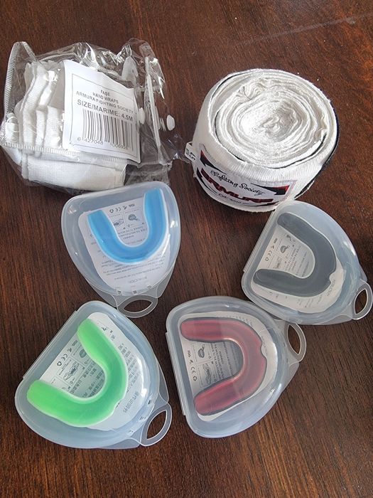 Vând set kickbox copil