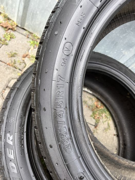 2 anvelope iarna 235/45 R17, stare noua! 8mm profil! DOT 2020!