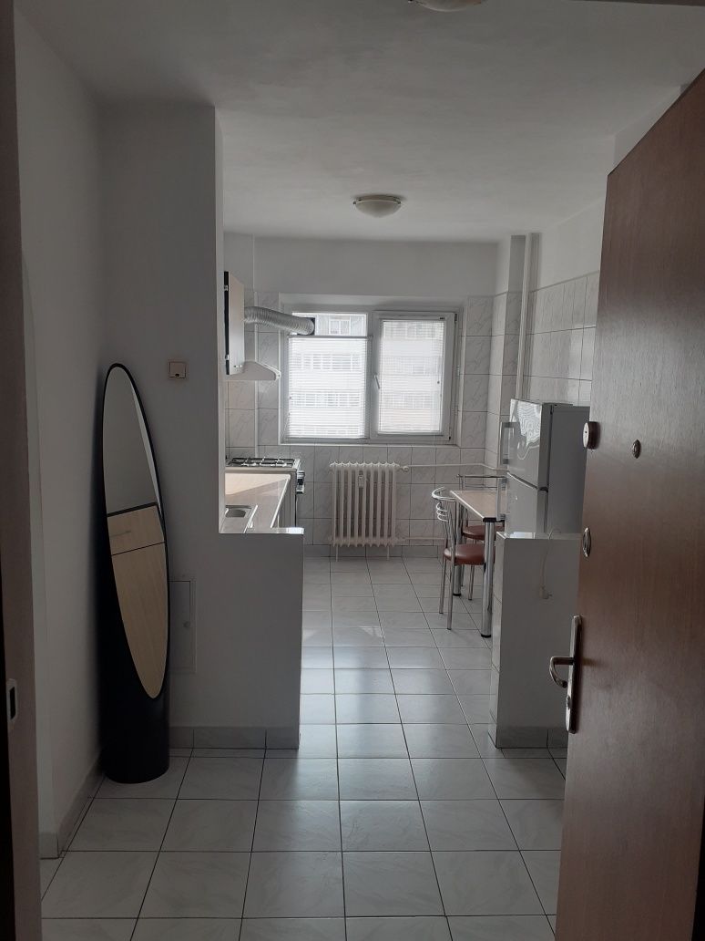 Vând apartament 2 camere, mobilat si semidecomandat