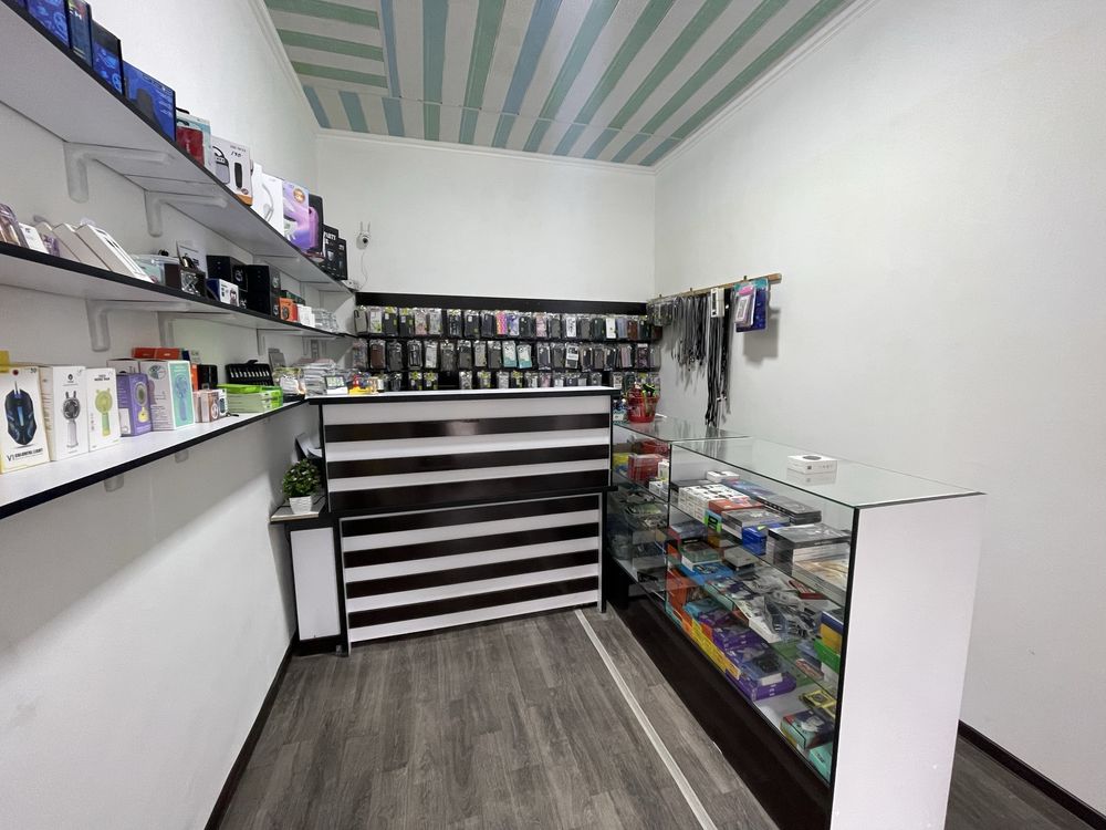 Kichik biznes sotiladi mebel va tovarlari bilan