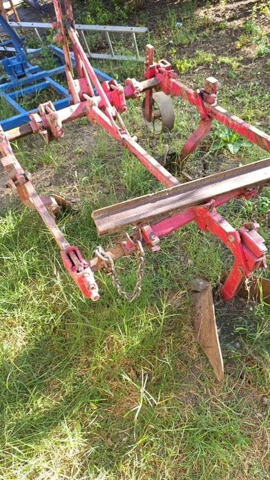 Tocătoare tip elicopter și plug vie