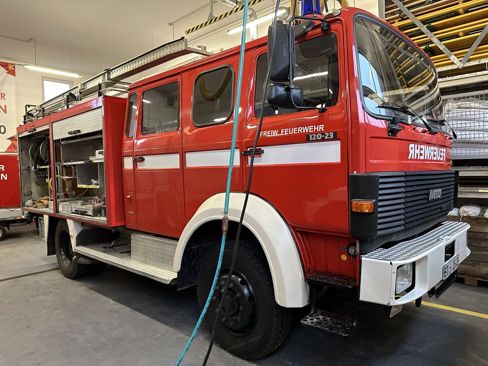 Pompieri camion autospeciala Apa 2500 litri rosenbauer iveco magirus