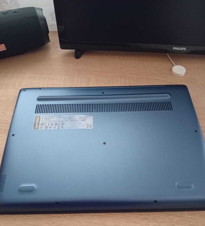 Vând laptop Lenovo ideapad 330s nou (vreau să îl vând urgent)
