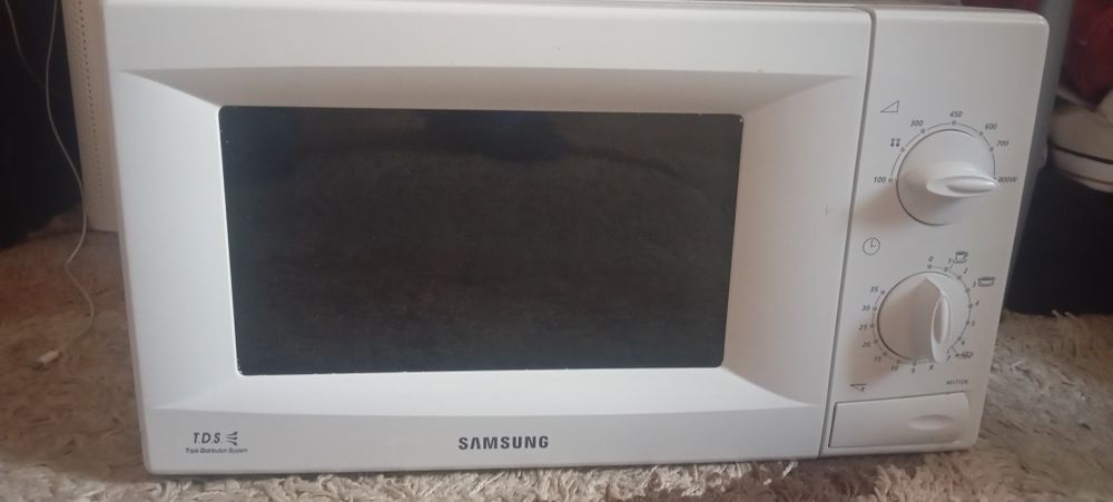 Cuptor cu microunde Samsung M1712
