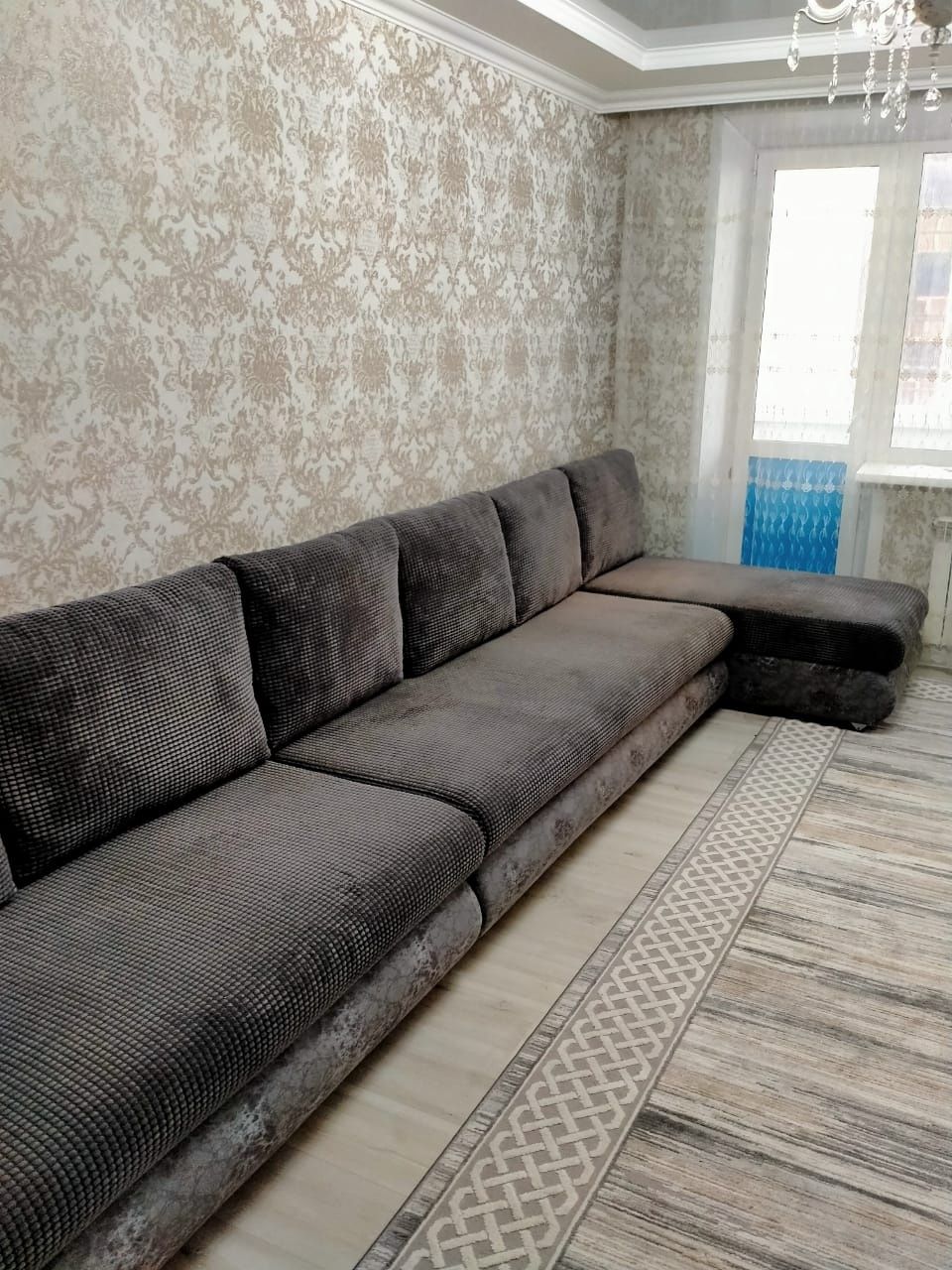 Гостиной   диван