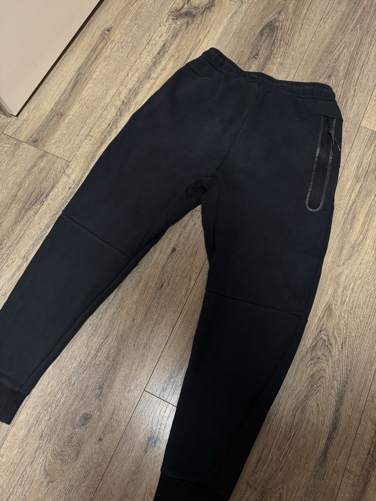 Долнище Nike tech Fleece Liverpool