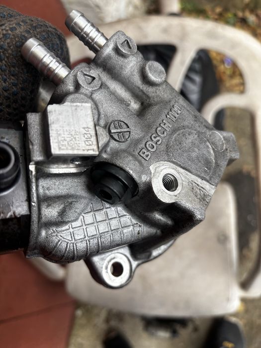 Pompa inalte inalta pres injectie Bmw seria 3 e90/e91 2.0d n47 177cp