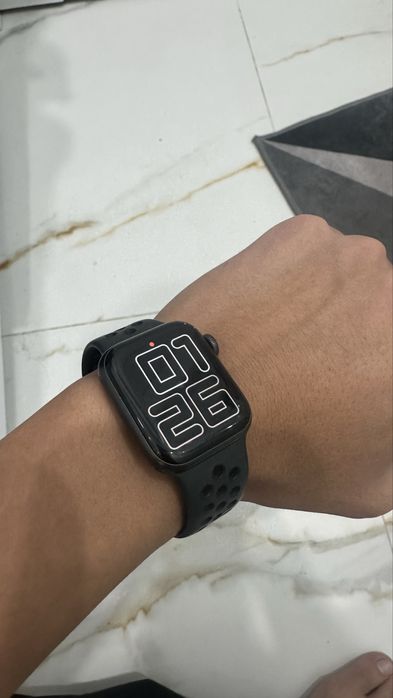 Продам apple watch se 40mm