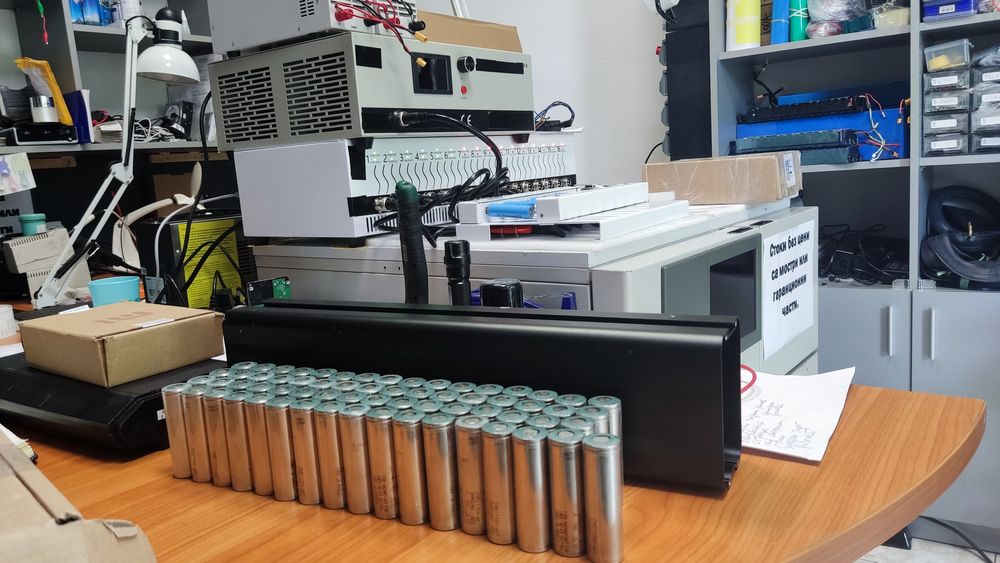 ET5410 Апаратура за тестване на батерии