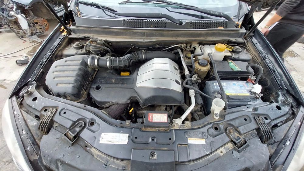 Dezmembram Opel Antara an 2008 motor 2.0 Cdti cutie 4x4 Automata