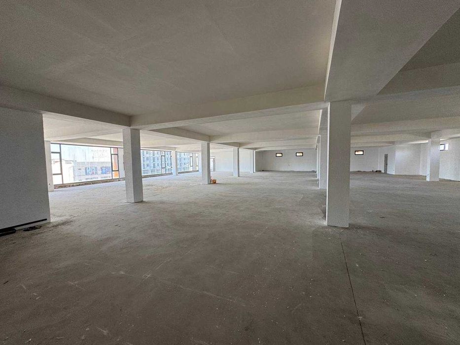 Сдам помещение 1600м2 вдоль главной дороги под фитнес / учебный центр