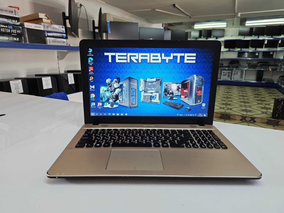 ASUS Core i5 6198U/ОЗУ8Gb/2Gb MX920/SSD 480 Gb/15.6"