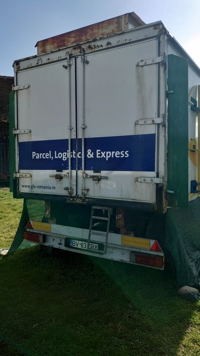 Vînd  familii albine și remorca omologata apicol