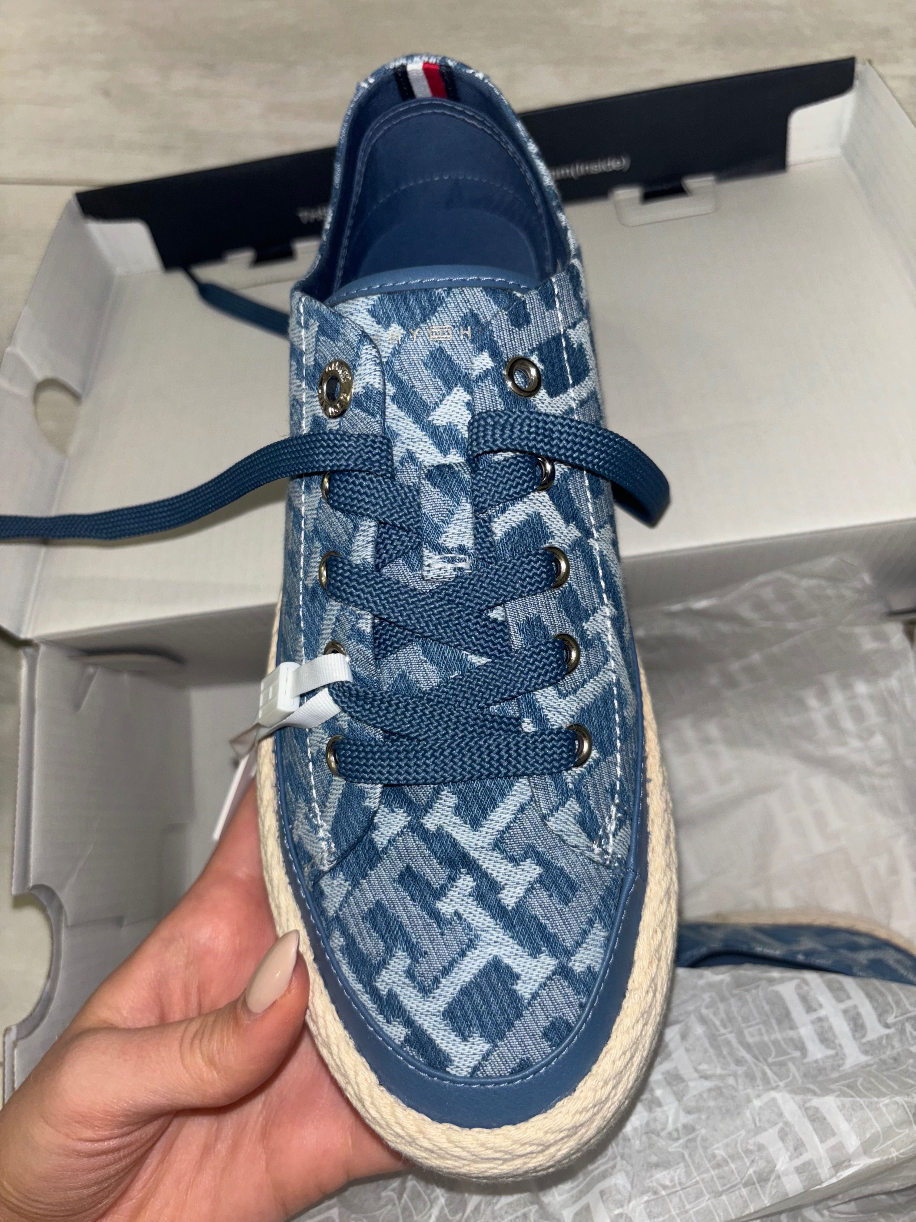 Обувки Tommy Hilfiger