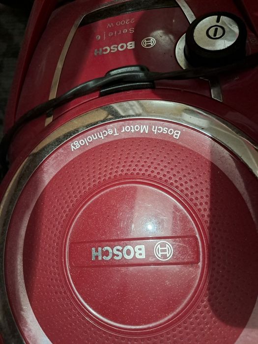 Продам пылесос марка  ВOSCH  в хорошем состояний.