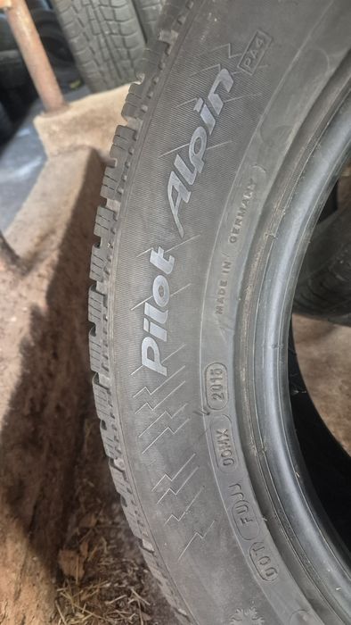 235 55 17 4бр зимни гуми дот 15 6мм граифер без лепенки