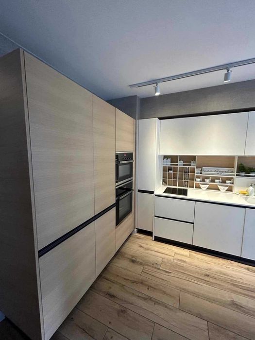 Продава се Тристаен апартамент в София, Редута - 125 кв.м за 1632 €/кв.м - Снимка #5