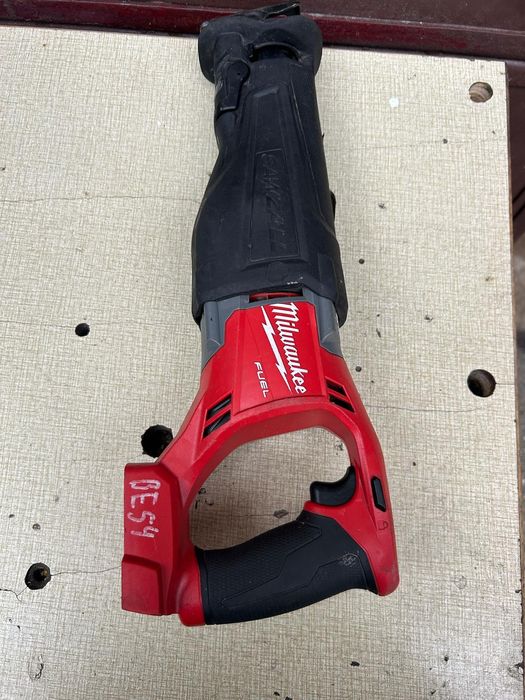 Fierăstrău sabie Milwaukee M18 CSX