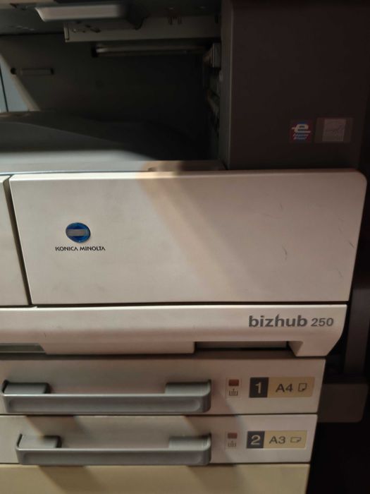 Multifunctionala - imprimanta - Konica-Minolta Bizhub 250 functionala