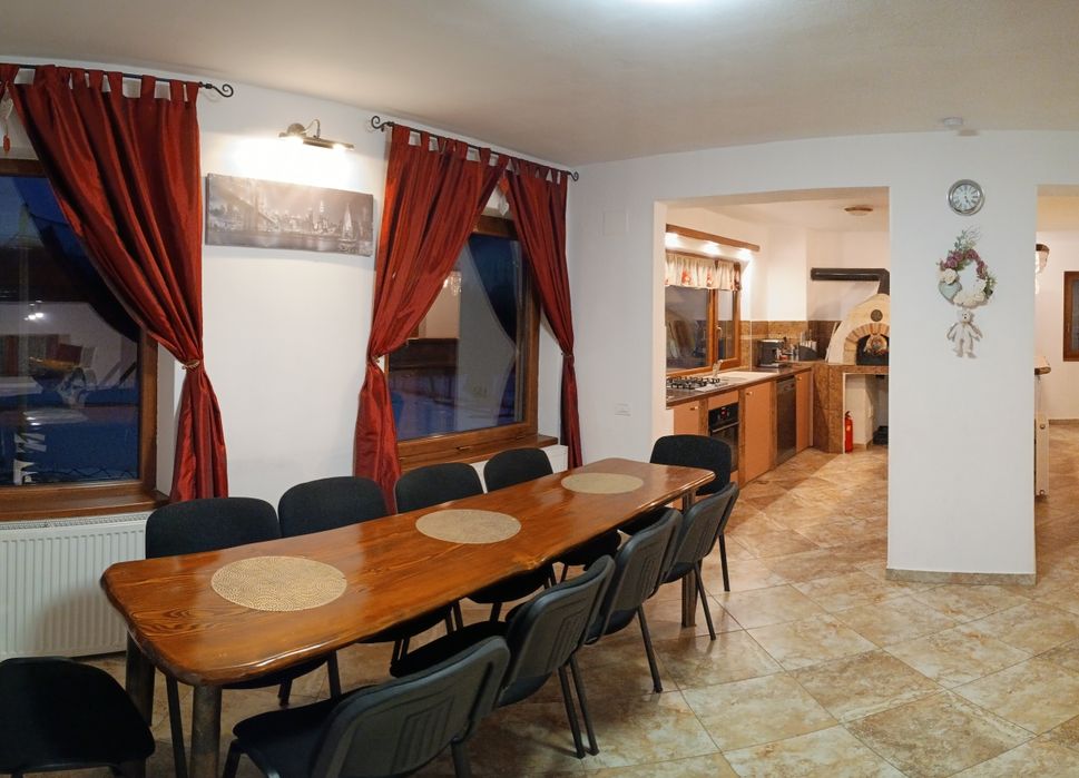 Închiriez Vilă în Râșnov