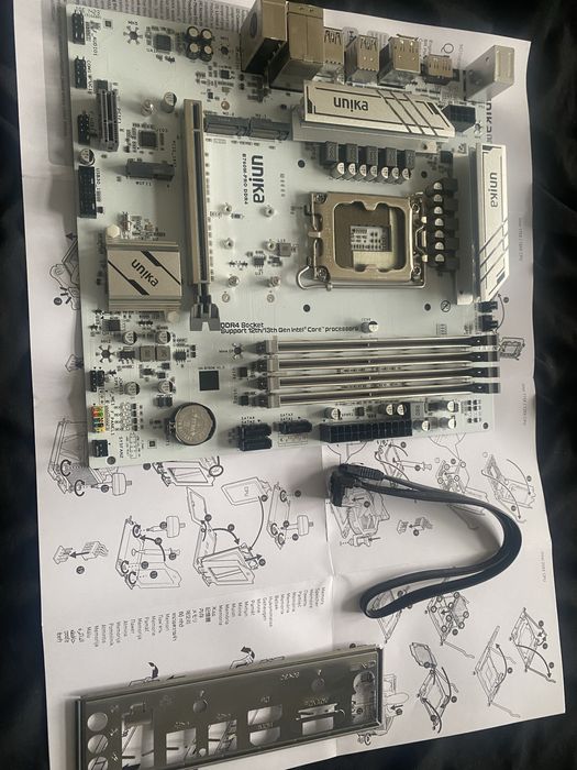 Материнская плата