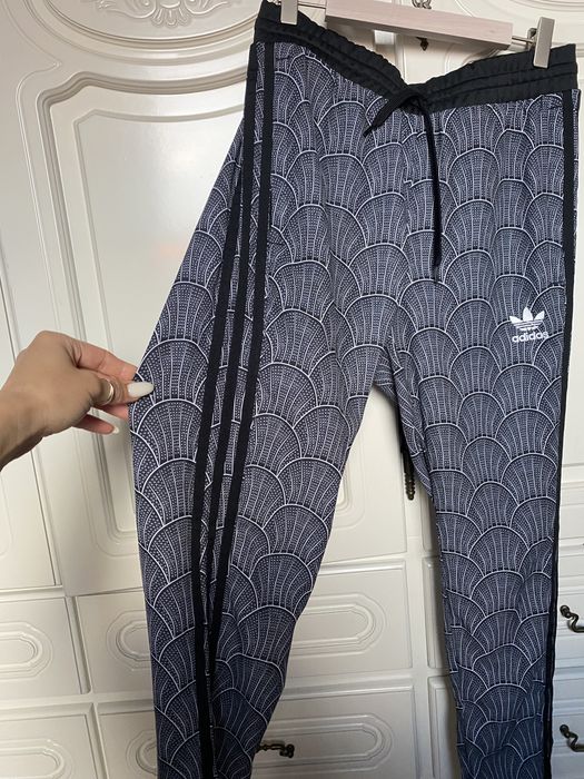 Pantaloni trening Adidas Noi marimea S