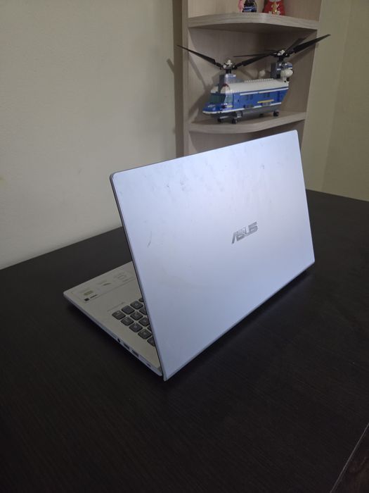Vând laptop asus