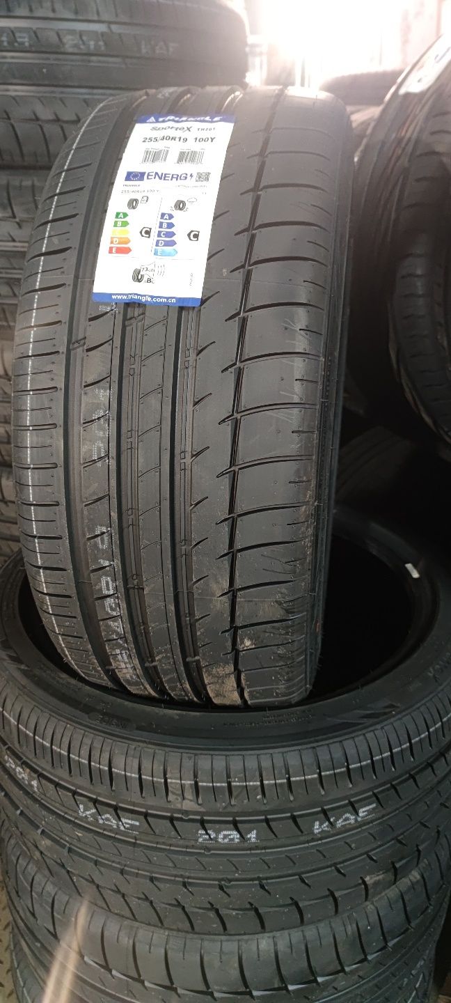 Летни гуми 255 40 19 Triangle sporteX TH201