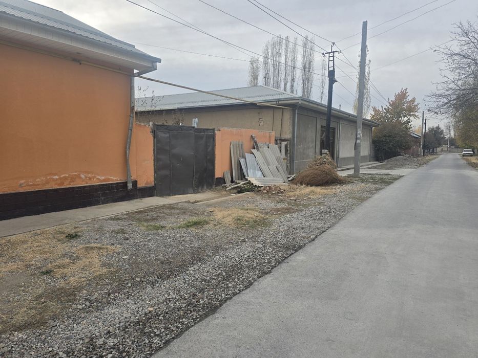 Срочно продаётся земельный участок.  Можно три сотки, можно четыре,