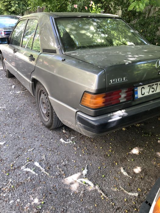 Два броя на части Мерцедес Е190 Mercedes E190 2000 куб.