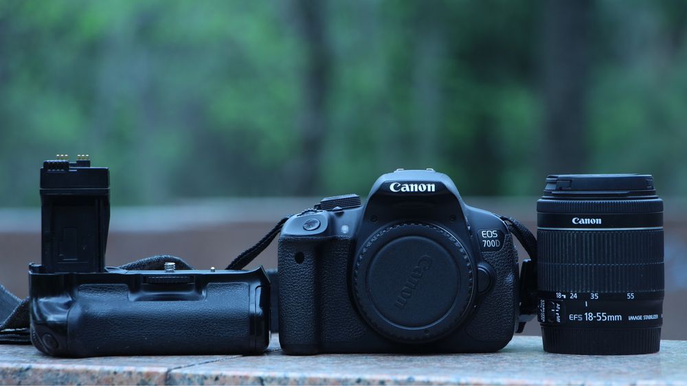 Canon 700d с обьективом