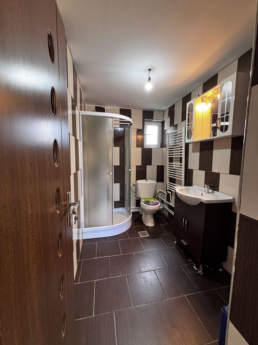 Casa si teren de vanzare