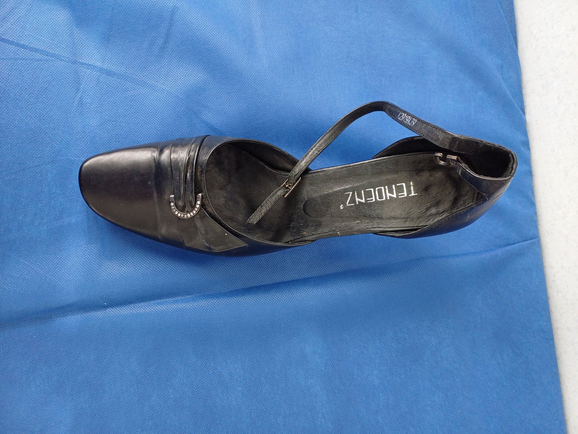 Черни обувки от естествена кожа