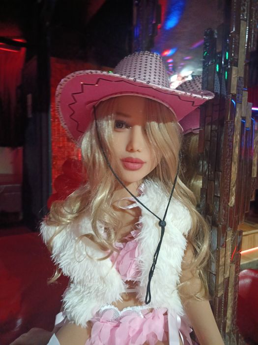 Реалистична силиконова фигура – 160 см