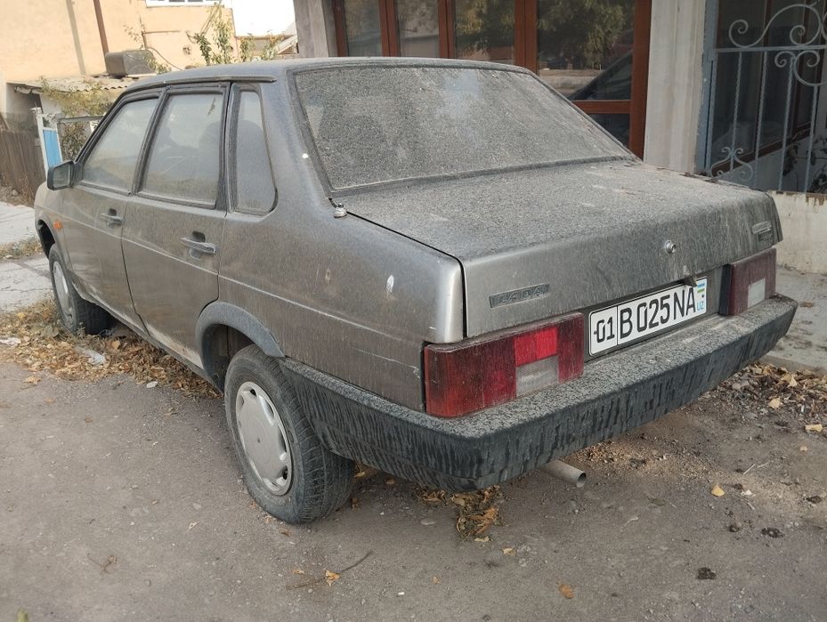 Mashina sotiladi Lada 2199