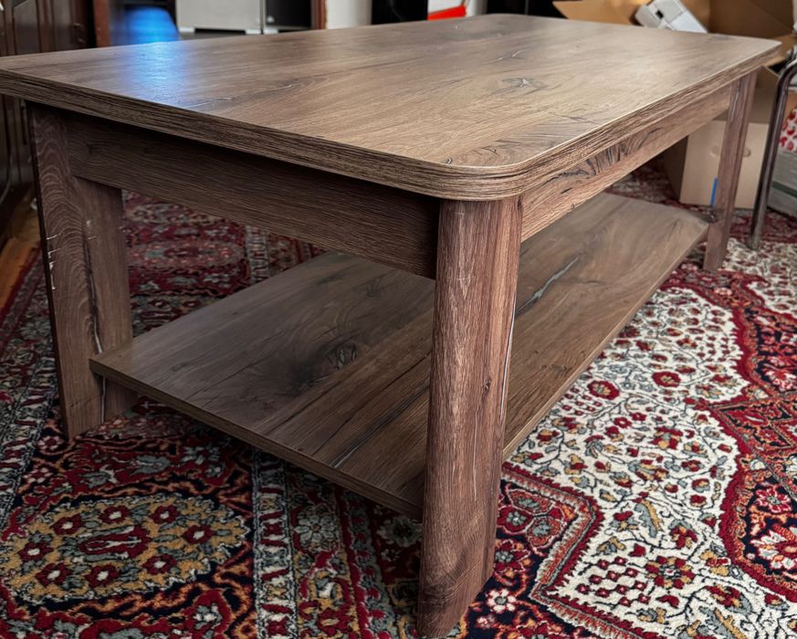 Холна маса с размери 124/60/45 Отлично състояние