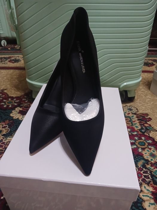 Продаётся женская обувь