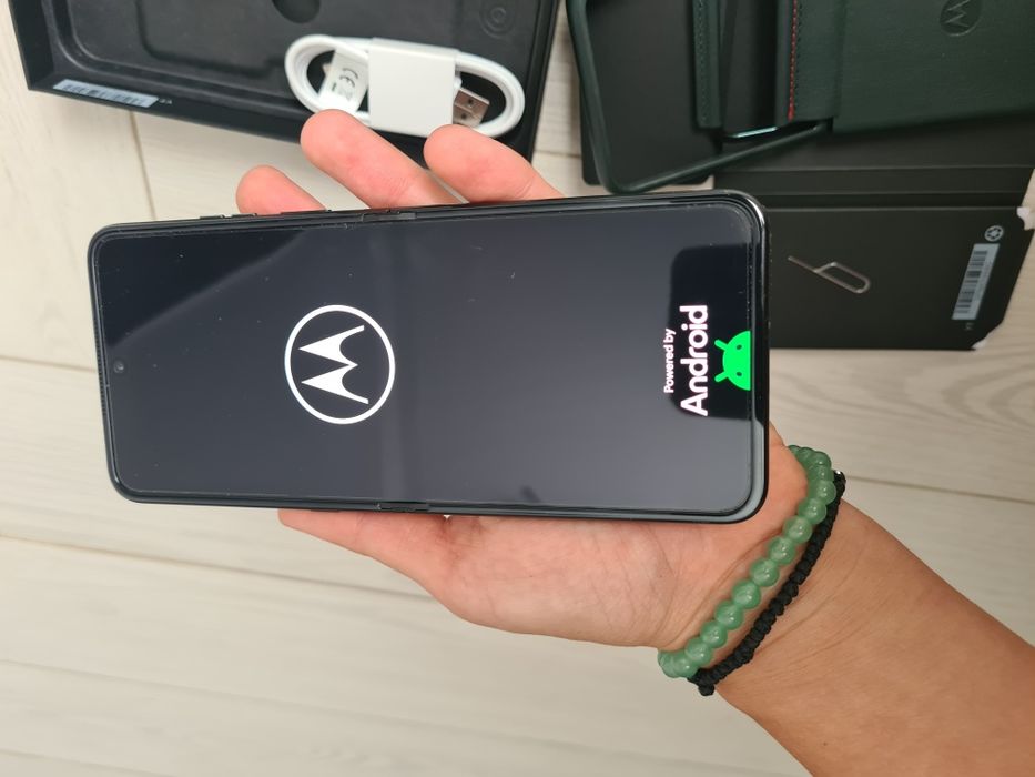 Telefon Motorola Razr 60 Ultra Alcantara Verde