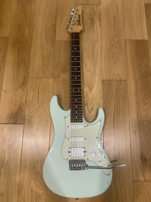 Chitara electrica stratocaster Ibanez AZES40