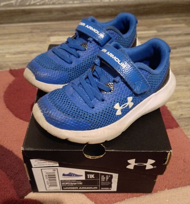 Vând pantofi sport copii Under Armour Surge 3 - mărimea 28
