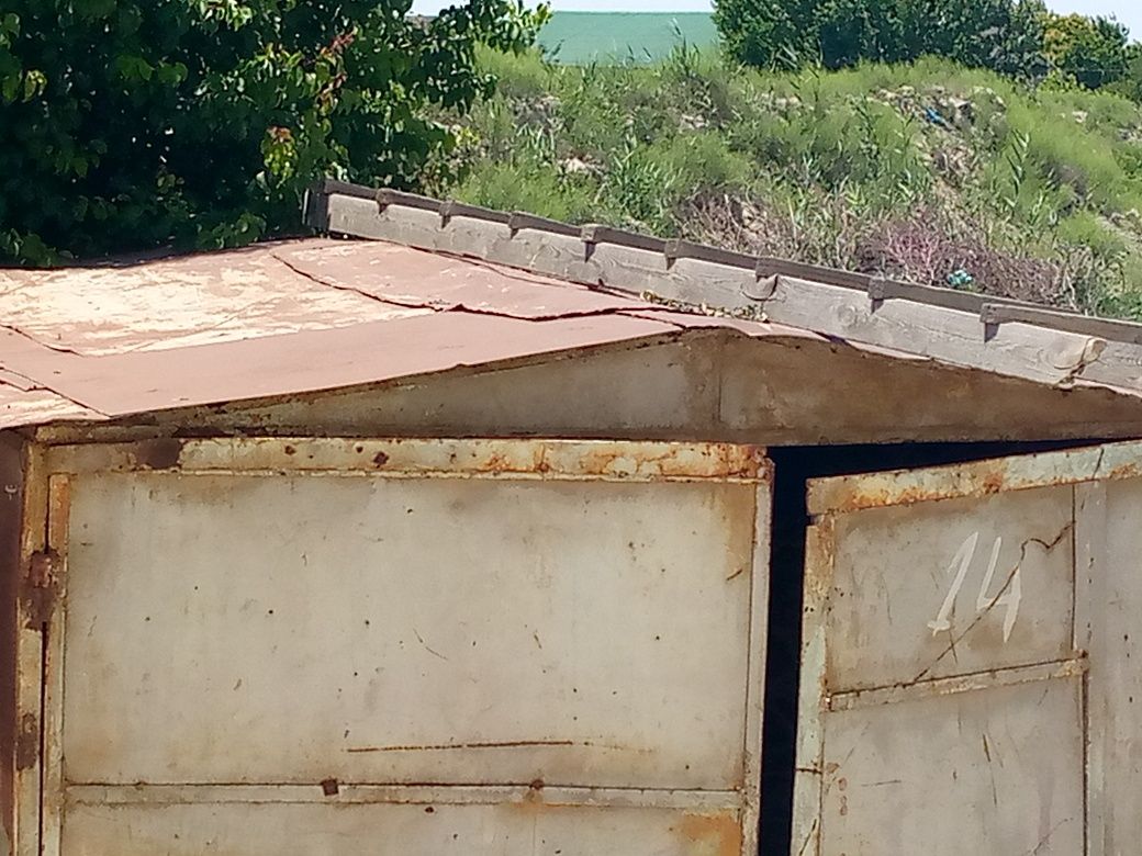 Garaj sotiladi, holati yaxshi 3×5×2.5 m