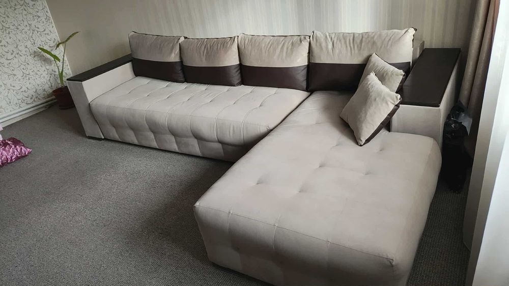 Разтегателен ъглов диван
