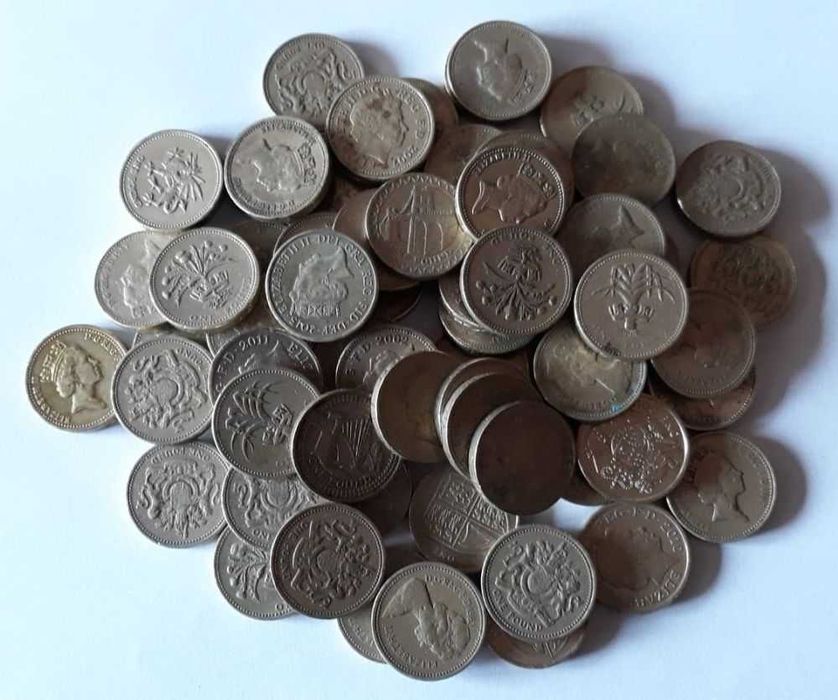 Monede vechi de one pound Anglia