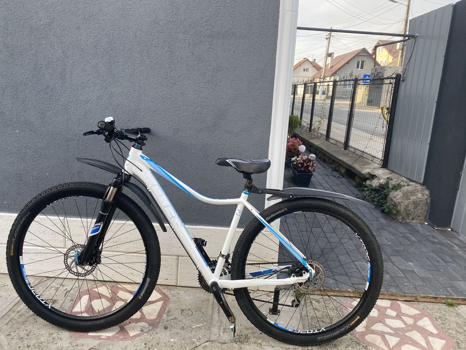 Bicicleta Cube acces