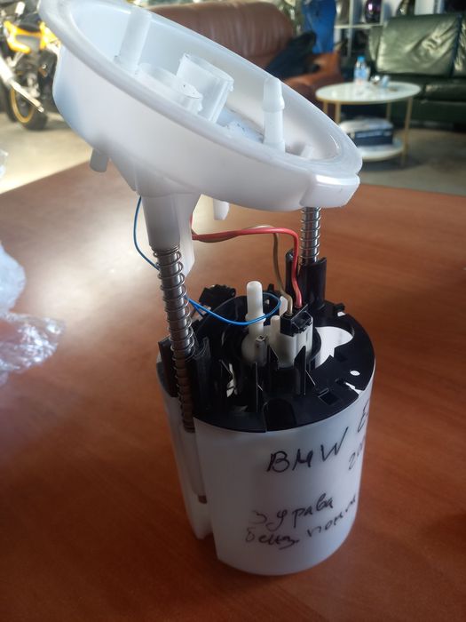 Нова Бензинова помпа за BMW E90 325i