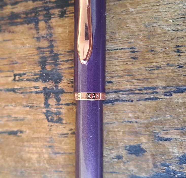 писалка Пеликан Pelikan лилава и розов метал в кутия