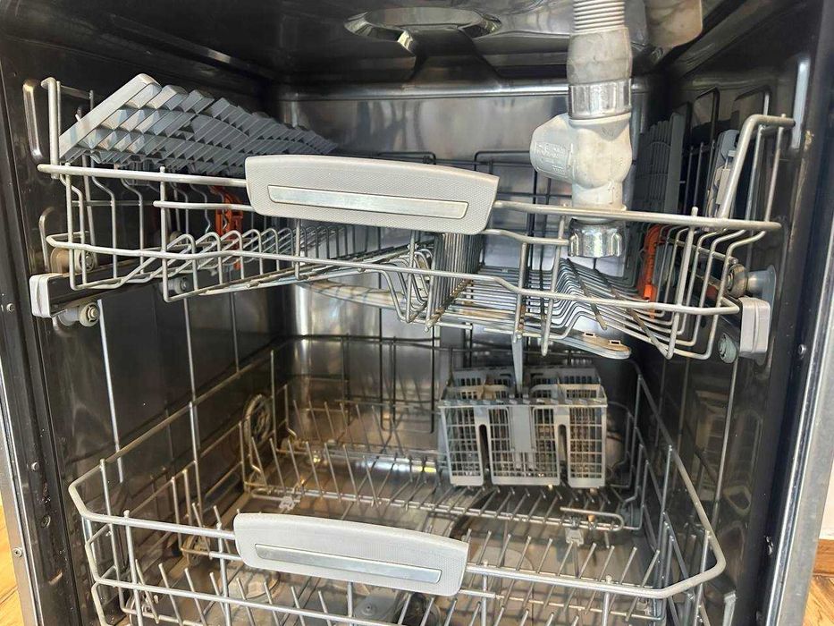 Встраиваемая посудомоечная машина Hotpoint Ariston LTB 6M019